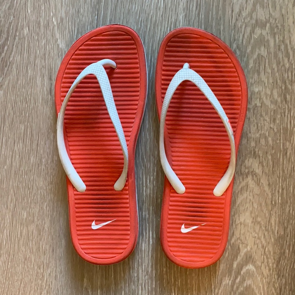 Nike flip flops